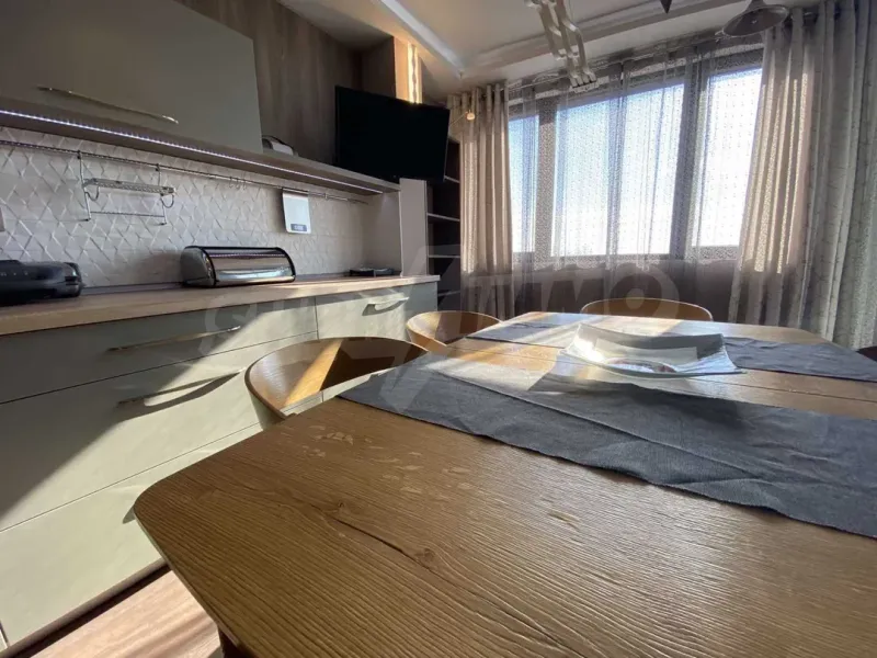 Spacious, Fully Furnished Varna Apartment with Sea Panorama - Image 3