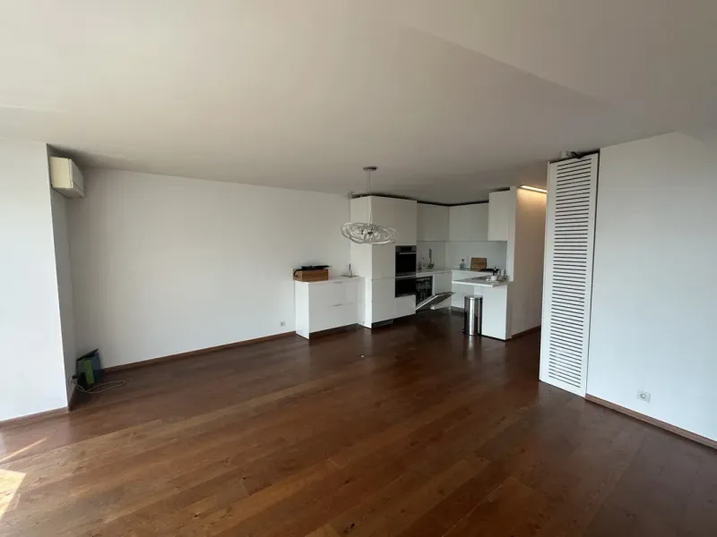 Spacious Apartment with Sea View in Varna's Greek Quarter - Image 3