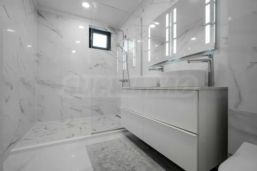 Spacious 3BR Apartment in Kychuk Paris, Plovdiv - Image 5