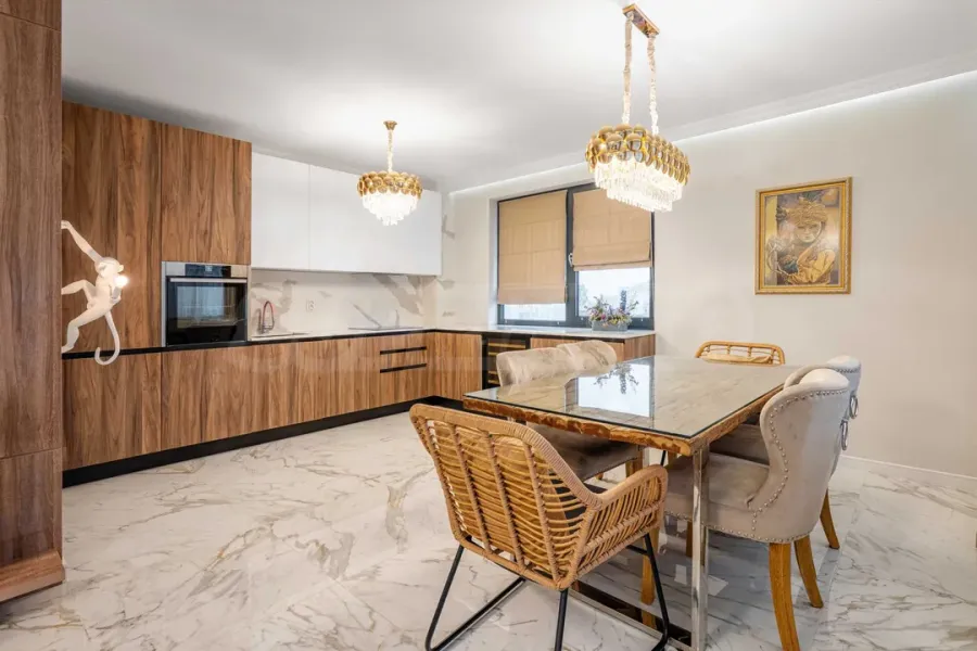 Spacious 3BR Apartment in Kychuk Paris, Plovdiv - Image 3