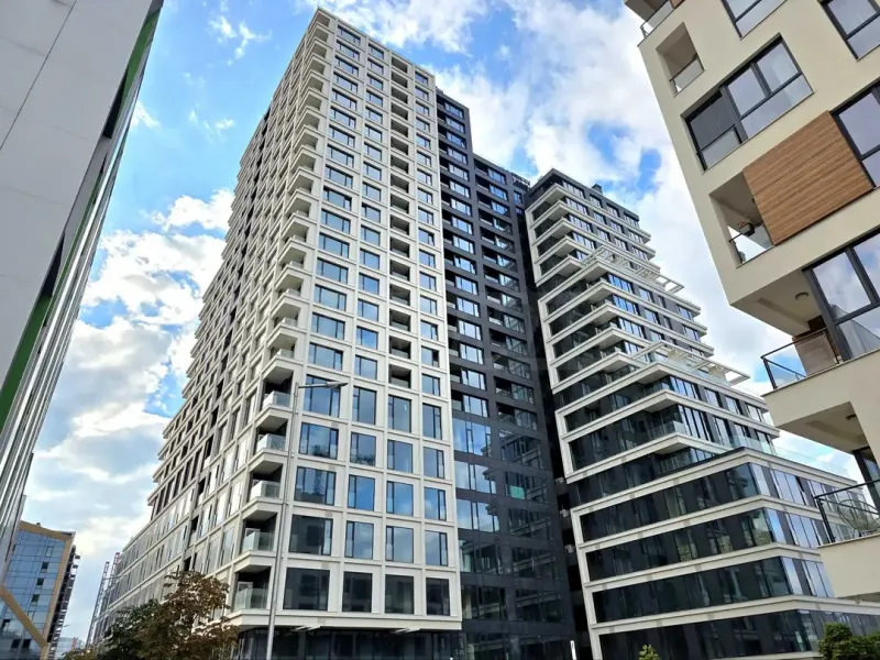 Smart Tower: 2 Bed, Stunning Views, EUR 680K - Image 1