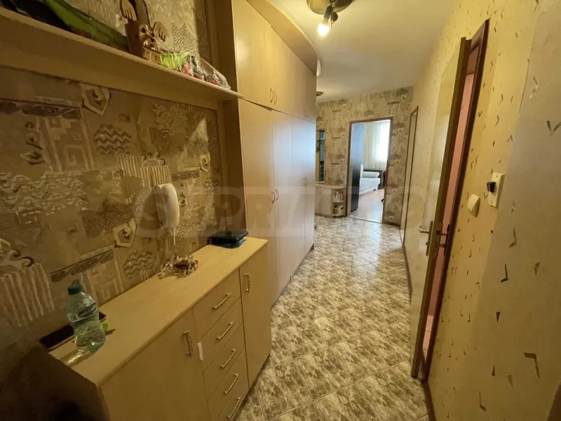 Spacious Varna Apartment with Garage & Terrace - Image 1