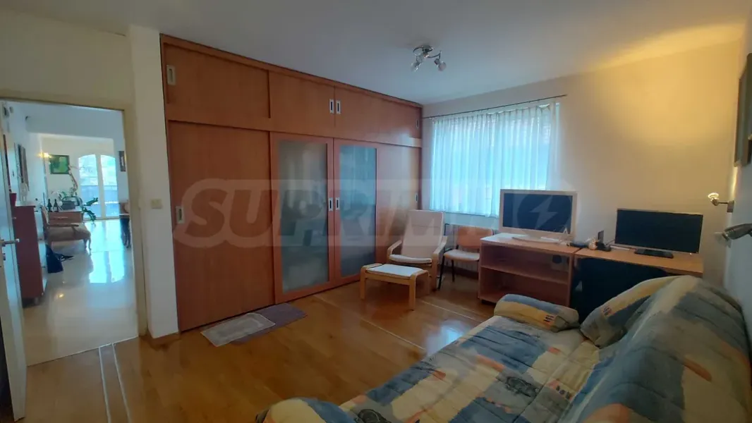 Spacious 3-Bedroom Apartment Near Metro Station, Sofia - Image 2