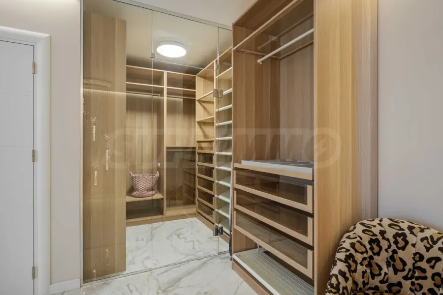 Spacious 3BR Apartment in Kychuk Paris, Plovdiv - Image 2