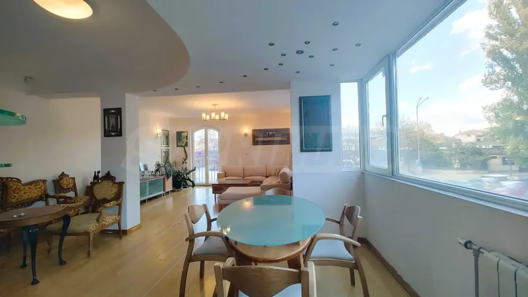 Spacious 3-Bedroom Apartment Near Metro Station, Sofia - Image 4