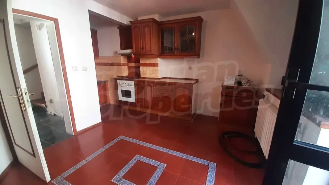 Spacious Duplex Apartment in Varna Near Hospital & University - Image 4
