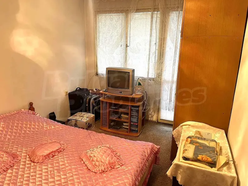 Spacious 2-Bedroom Apartment in Central Stara Zagora - €90,000 - Image 1