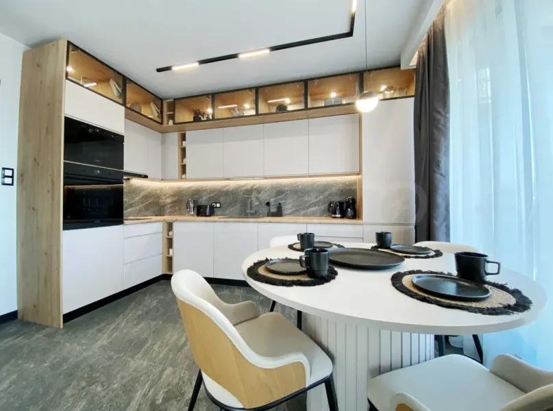 Stylish 3-Bedroom Apartment in Central Plovdiv - Fully Furnished - Image 1