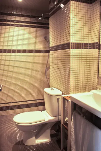 Spacious, Fully Furnished Apartment with Panoramic Views in Sofia - Image 3