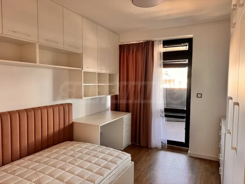 Luxury Burgas Penthouse - Sea Views & 4 Beds - Image 5