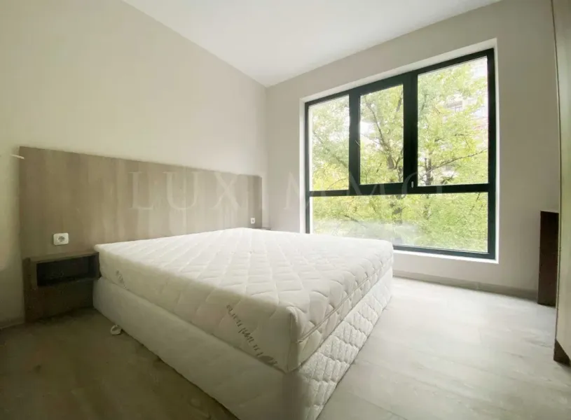 Modern 1-Bedroom Apartment w/ Parking - Plovdiv, BG - Image 3