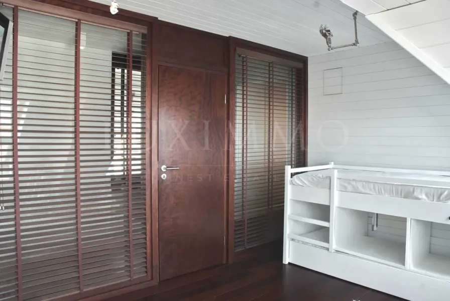 Spacious, Fully Furnished Apartment with Panoramic Views in Sofia - Image 1