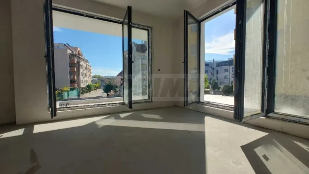 Spacious 2-Bedroom Apartment - Sofia, BG - Image 2