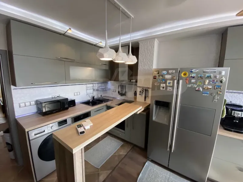 Spacious, Fully Furnished Varna Apartment with Sea Panorama - Image 5