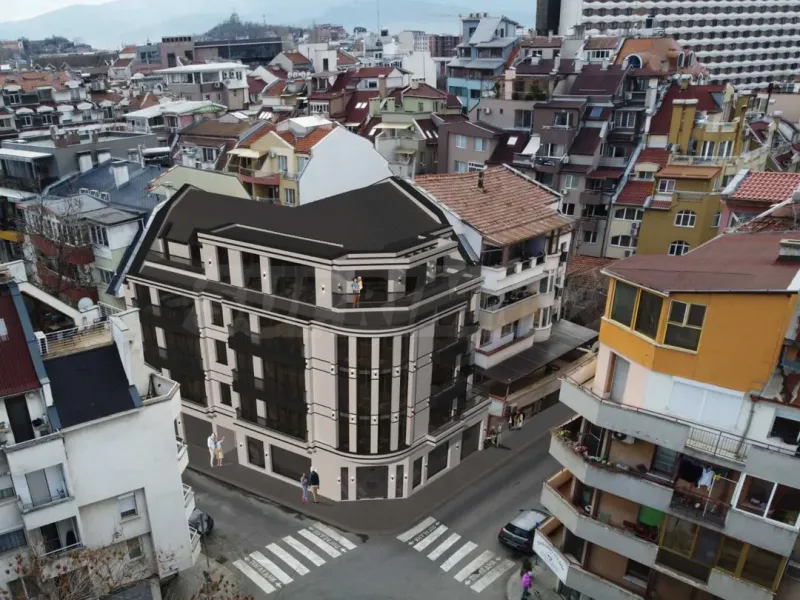 Modern 2-Bedroom Apartment in Plovdiv, Bulgaria - Image 3