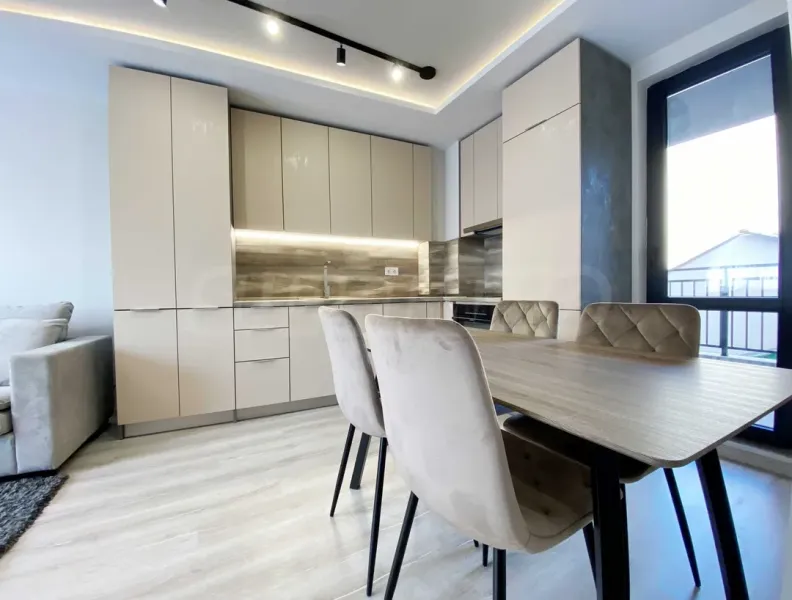 Stylish 3-Bedroom Apartment for Rent in Central Plovdiv - Image 2