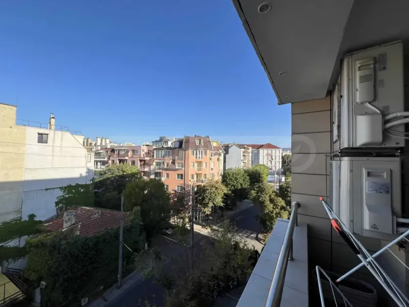 Varna Luxury Apartment with Parking Space - Image 3