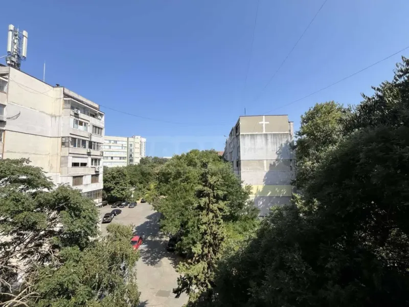 Spacious 2-Bedroom Apartment in Burgas Center - Image 3