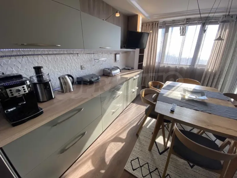 Spacious, Fully Furnished Varna Apartment with Sea Panorama - Image 4