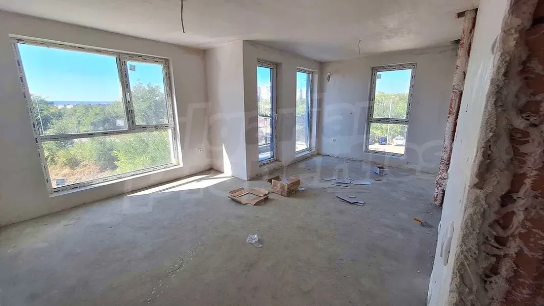 Spacious Two-Bedroom Apartment in New Varna Building - Image 3