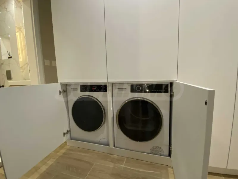 Stylish Three-Bedroom Apartment in Luxury Complex, Plovdiv - Image 5