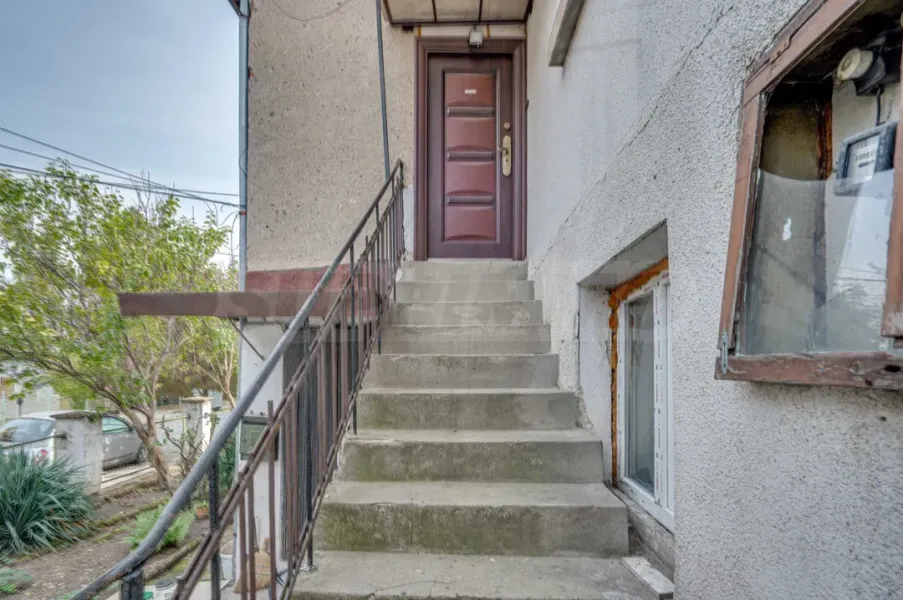 Spacious 1-Bedroom Apartment in Sofia's Reduta - Image 1