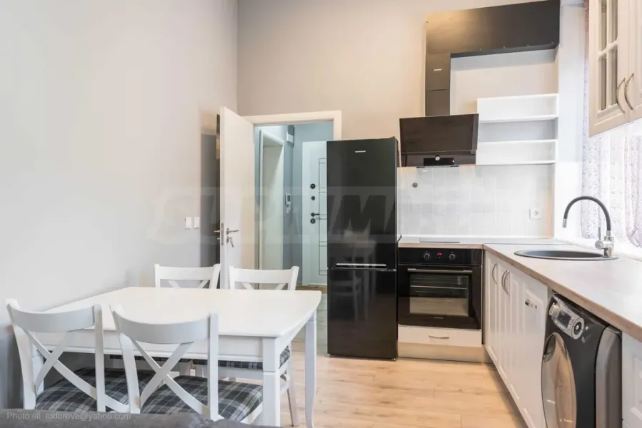 Stylish 2-Bedroom House with Garden for Rent in Varna - Image 2