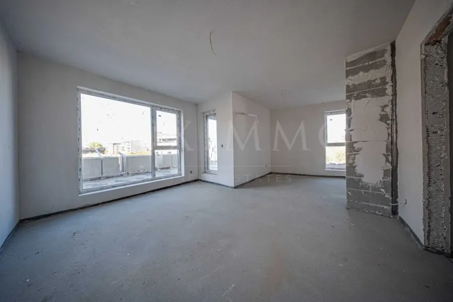 Spacious One-Bedroom Apartment with Yard in Malinova Dolina - Image 3