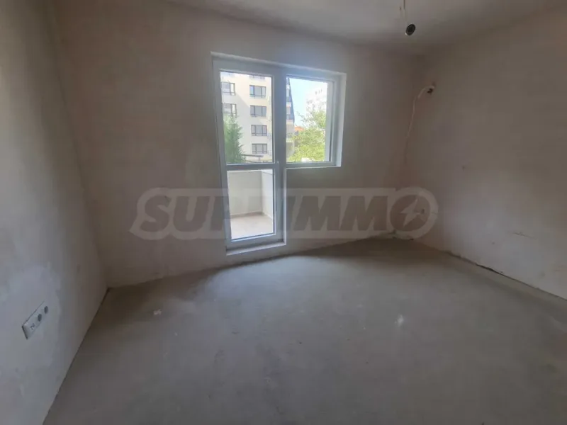 Spacious Apartment Near Varna Cathedral for Sale - Image 5