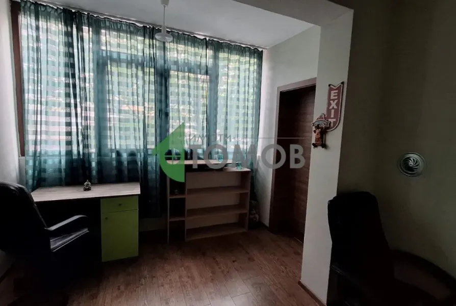 Spacious Three-Bedroom Apartment in Sought-After Stara Zagora - Image 3