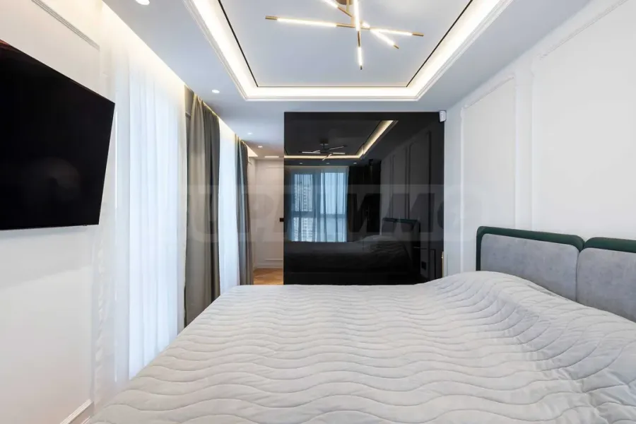 Luxurious Burgas Apartment with Sea Views - Image 1