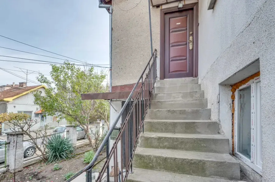 Spacious 1-Bedroom Apartment in Sofia's Reduta - Image 2