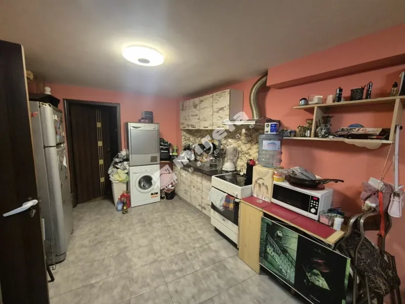 Spacious 3-Bedroom Apartment in Varna, Bulgaria – Fully Furnished - Image 4