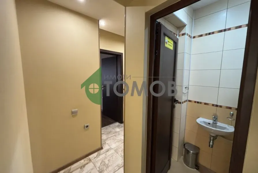 Spacious Fully Furnished Three-Bedroom Apartment in Stara Zagora - Image 5