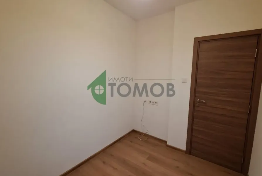 Spacious Three-Bedroom Apartment in Sought-After Stara Zagora - Image 2