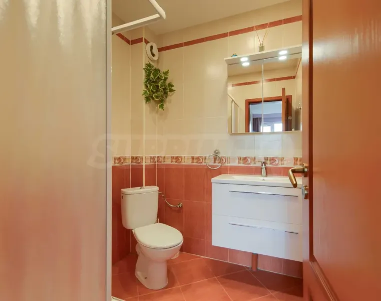 Spacious 3-Bed Apartment in Dianaabad, Sofia - Image 1