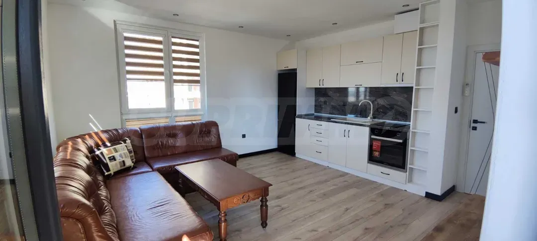 Spacious 2-Bedroom Apartment w/ Parking in Burgas - Image 3