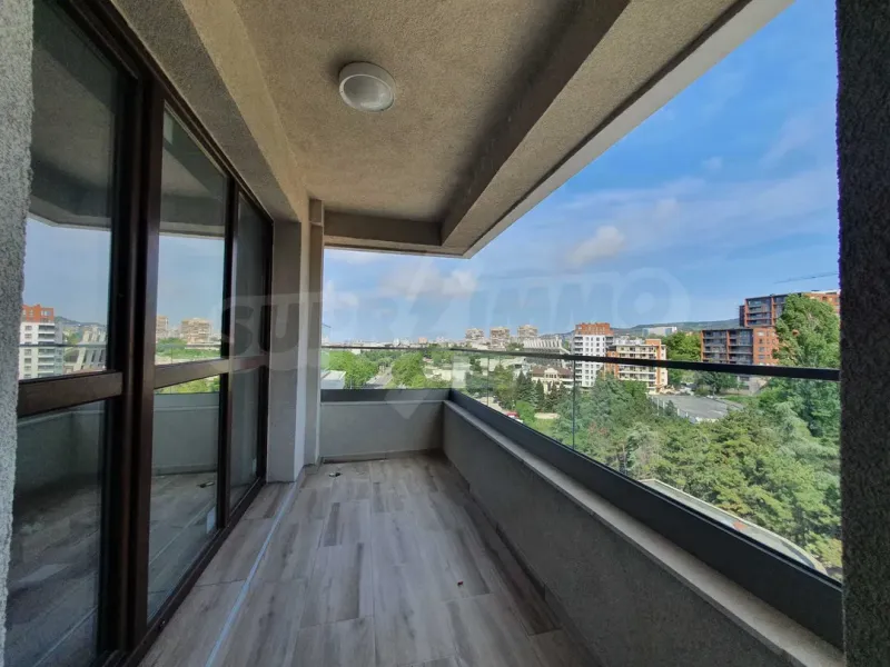 Spacious Varna Apartment with Stunning Sea Views. - Image 2