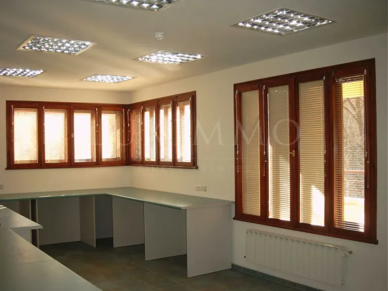 Spacious 5-Bedroom House in Central Plovdiv – Unique Investment Opportunity - Image 4