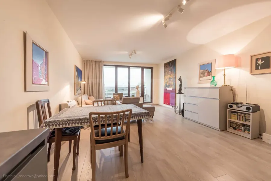 Spacious Sea View Apartment in Varna Center - Image 2