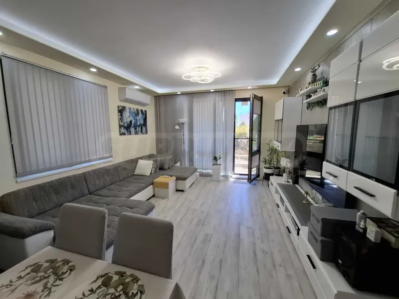 Stylish 3-Bedroom Apartment in Varna's "Briz" - Image 5