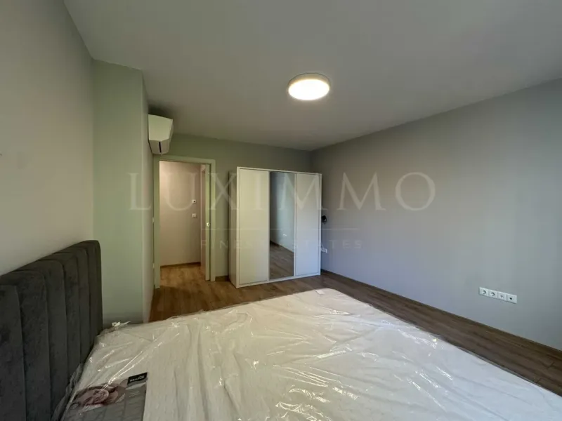 Stylish 2-Bedroom Apartment with Sea Views in Varna's Greek Quarter - Image 3