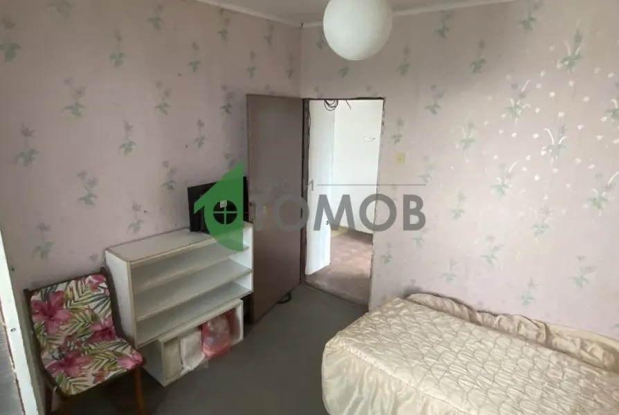 Spacious Three-Bedroom Apartment with Stunning City Views. - Image 4