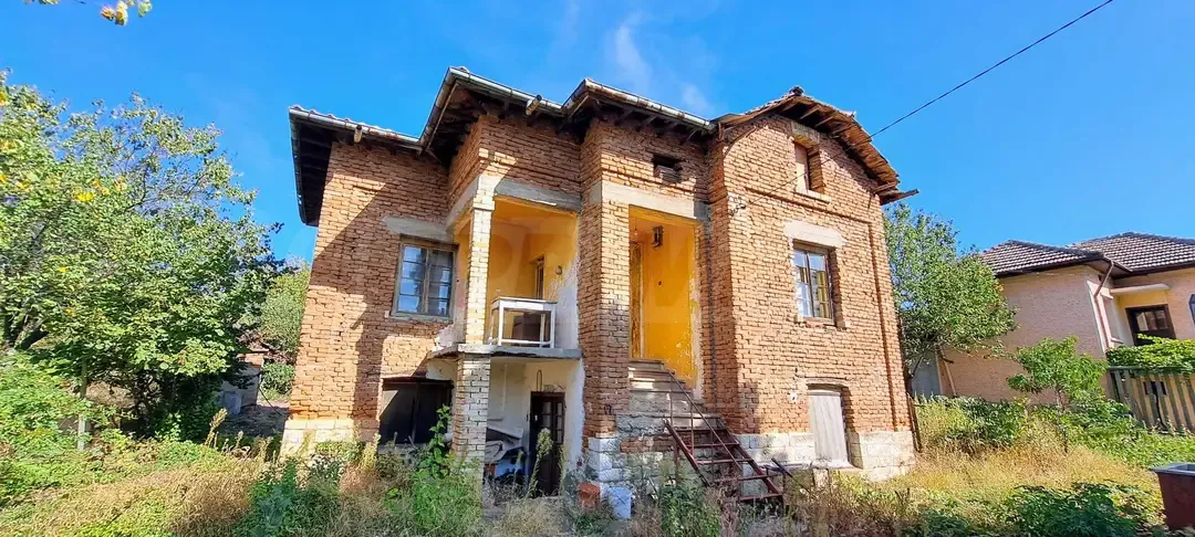 Charming House with Land Near Pleven – Renovate & Expand - Image 5