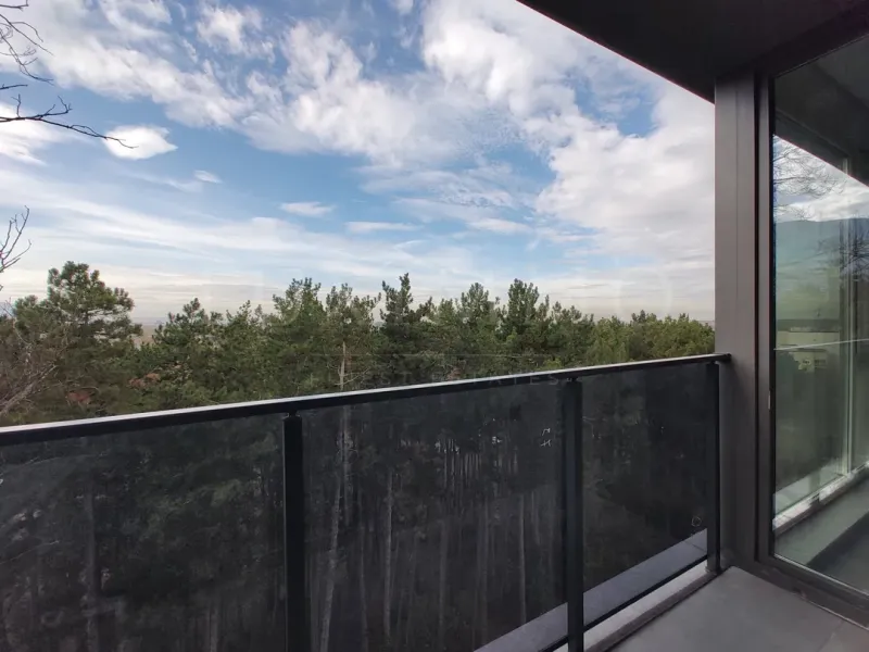 Stylish 2-Bedroom Apartment in Vitosha District, Sofia - Image 5