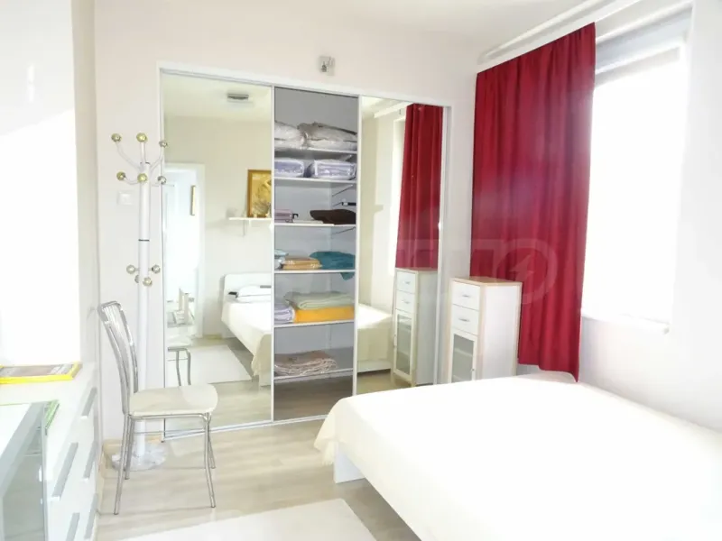 Spacious 3-Bedroom Apartment Near Varna University & City Center - Image 1