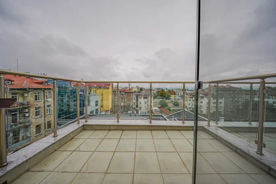 Luxurious Sofia Penthouse - City Center Gem - Image 2