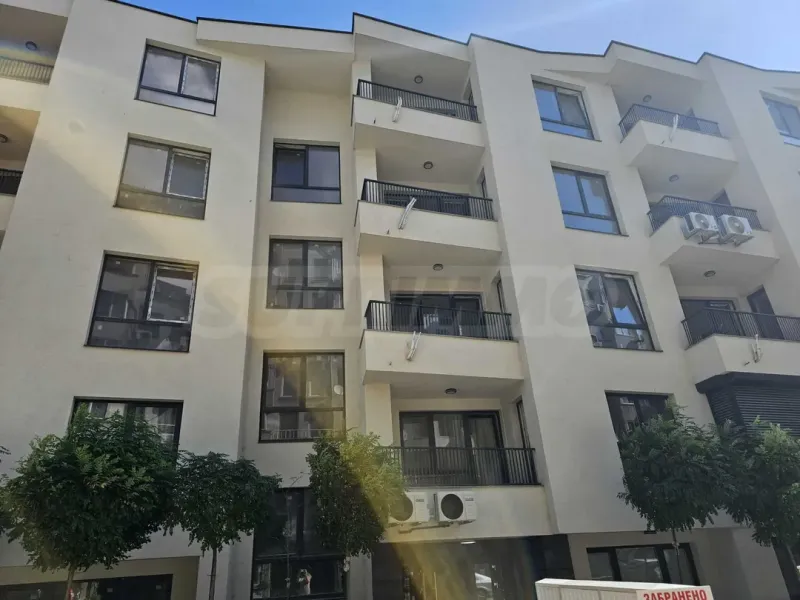 Modern 2-Bedroom Apartment Near Grand Mall, Varna - Image 2