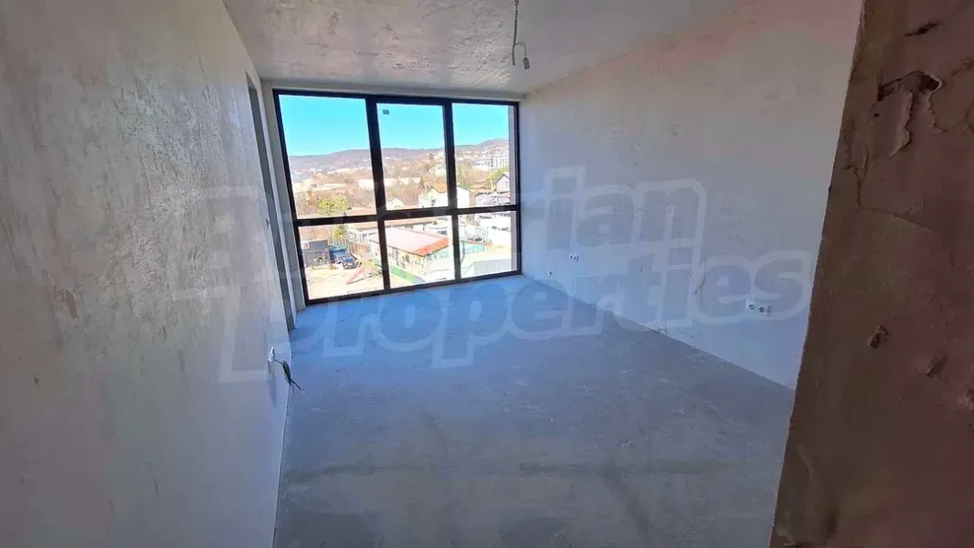 Spacious Varna Apartment with Excellent Location and Modern Amenities. - Image 2