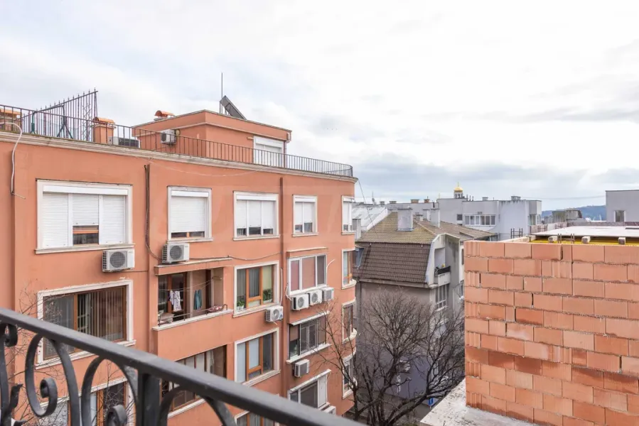 Luxury Fully Furnished Mezonet in Varna City Center - Image 3